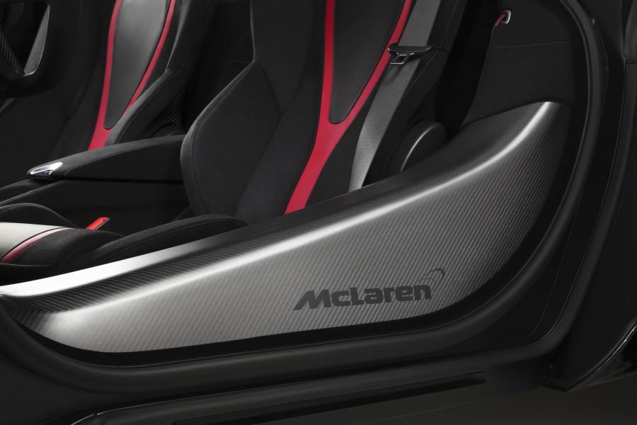 Детали интерьера McLaren MSO 720S Coupe Velocity 2017 года  (фото 4 из 11)